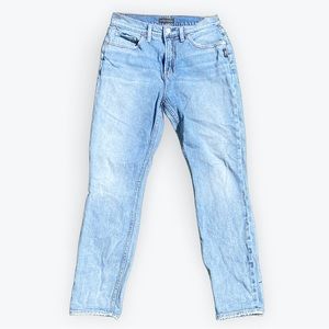 Silver Jeans Co. | Mid Rise | Light Wash | Size 4 | 
#baggyjeans #y2k